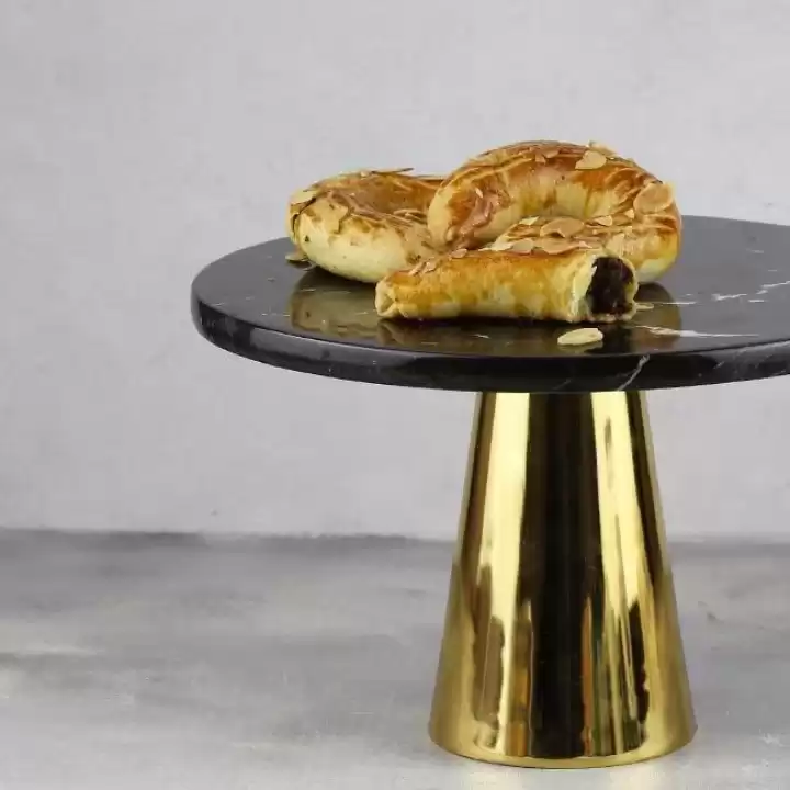 Akayev Mermer 25 Cm Altın Konik Ayak Siyah Sunumluk