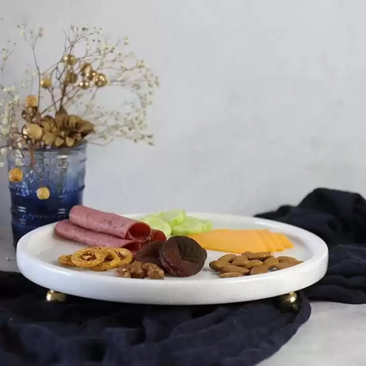 Akayev Mermer 28 Cm Altın Boncuk Ayaklı Beyaz Yuvarlak Kalın Sunum Tabağı