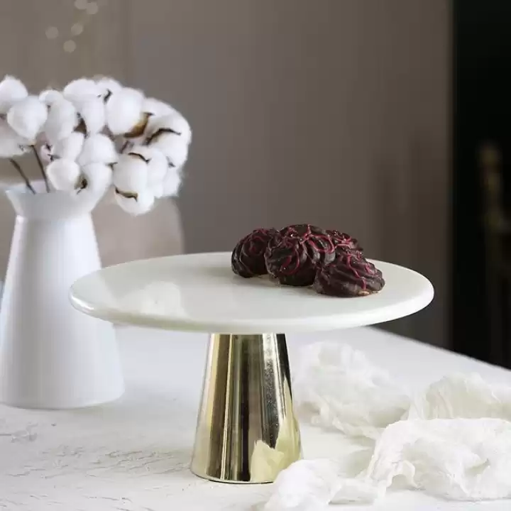 Akayev Mermer 28 Cm Altın Konik Ayak Beyaz Sunumluk