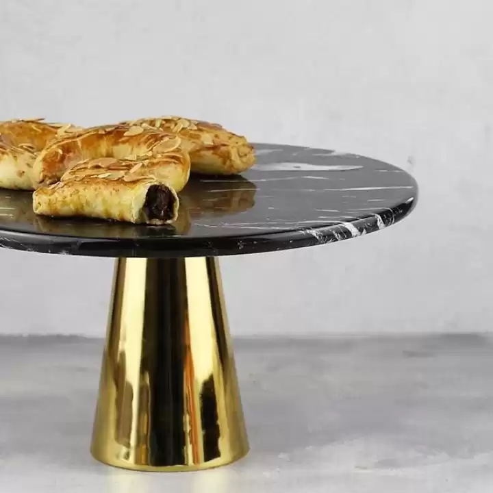 Akayev Mermer 28 Cm Altın Konik Ayak Siyah Sunumluk