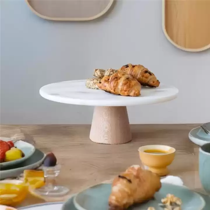 Akayev Mermer 28 Cm Konik Ahşap Ayaklı Beyaz Yuvarlak Sunum Tabağı