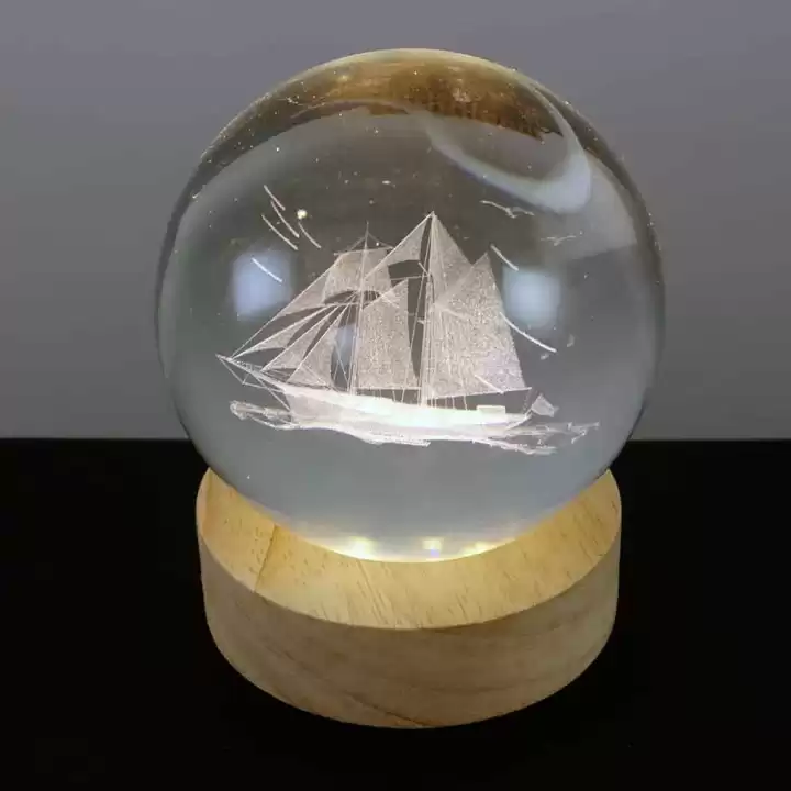 Gemi Motifli Işıklı Cam Küre