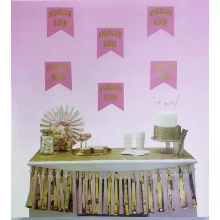 Hoşgeldin Kızım Yazılı Flama Süs Pembe Üzeri Altın Renk