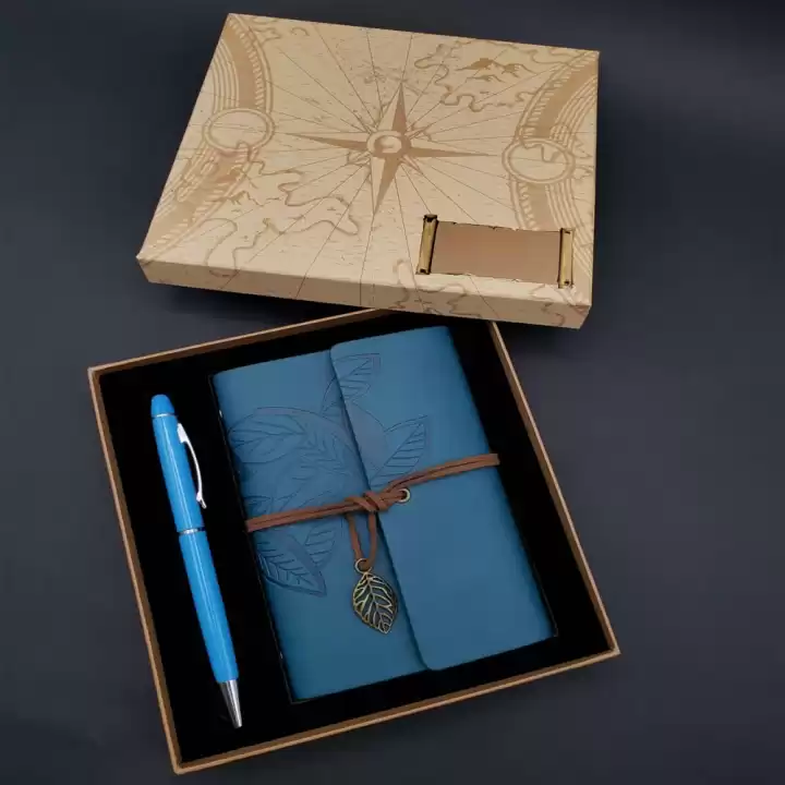 Kutulu Yaprak Desenli Mavi Deri Defter Ve Kalem Seti