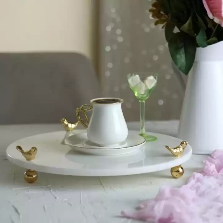 Akayev Mermer Beyaz 30 Cm Altın Ayak Kuş Yuvarlak Sunum Tabağı