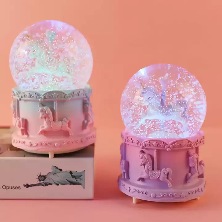 Orta Boy Müzikli Unicorn Kar Küresi