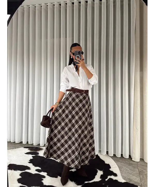 Kemer aksesuarlı ekoseli etek