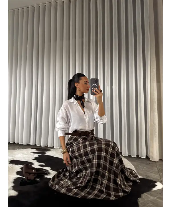 Kemer aksesuarlı ekoseli etek