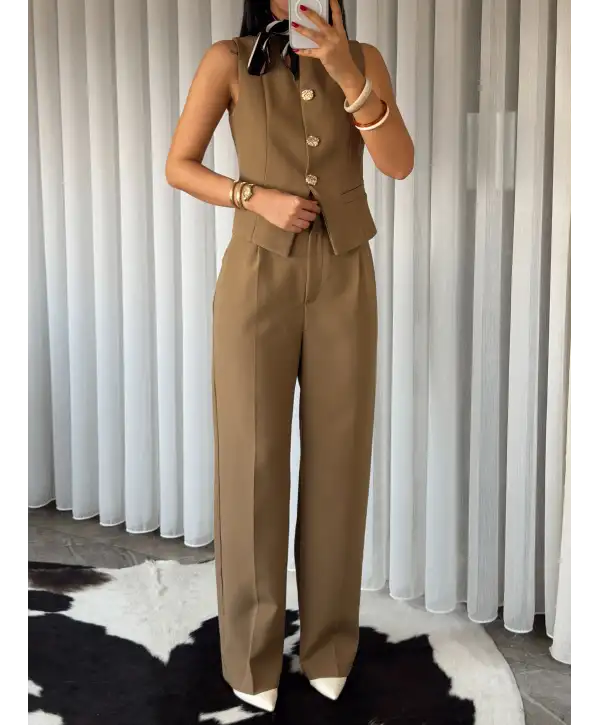 Gold düğme detay yelekli takım