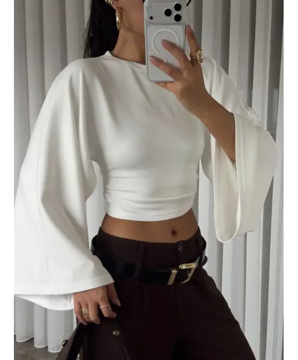 Belden oturan geniş kol bluz - Beyaz