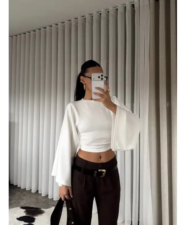 Belden oturan geniş kol bluz - Beyaz