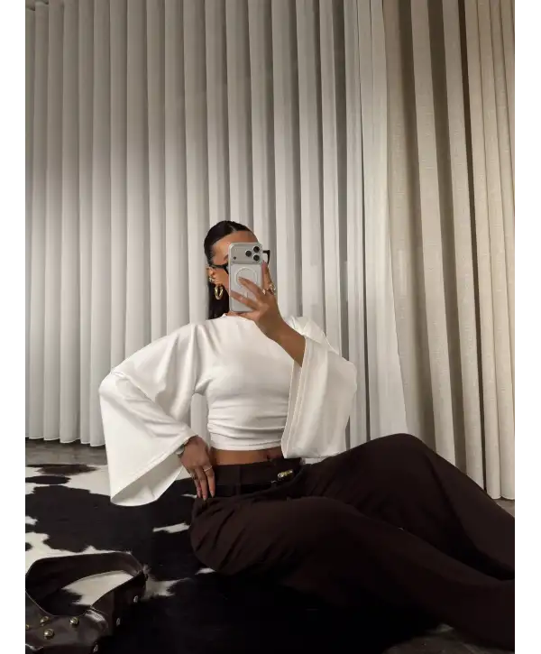 Belden oturan geniş kol bluz - Beyaz