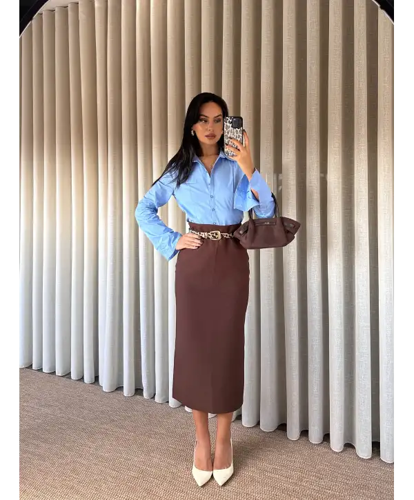 Arkası yırtmaçlı kalem etek