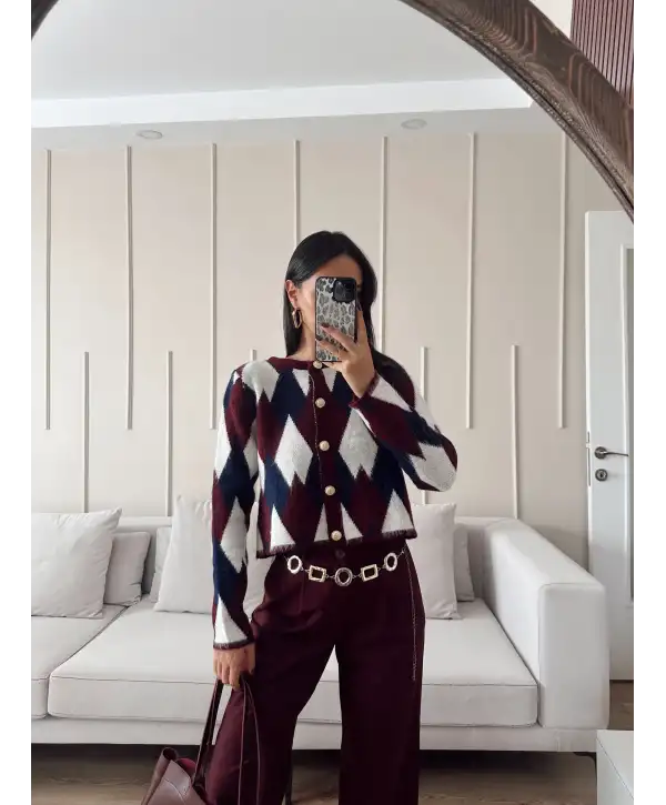 Gold düğmeli triko kazak