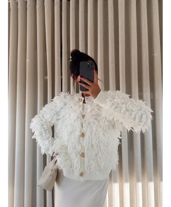 Kalp düğmeli peluş hırka