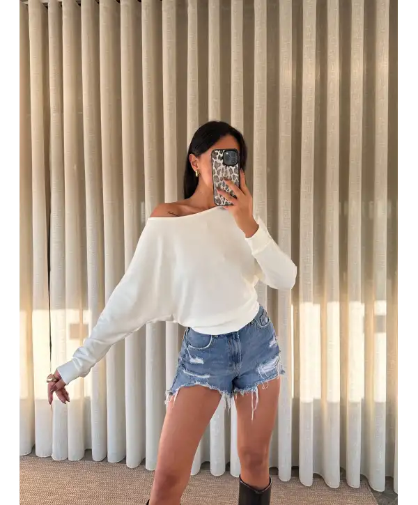 Kayık yaka yarasa kol beyaz