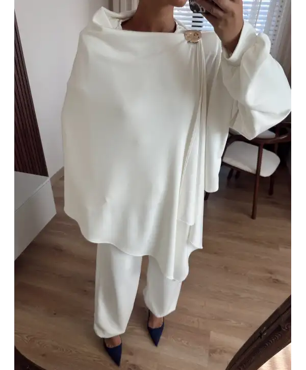 Pelerinli üçlü takım