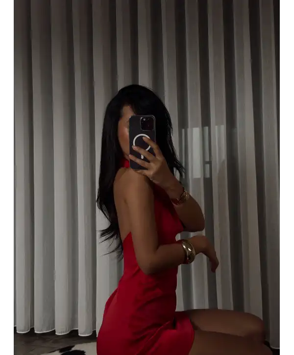 Sırt dekolteli saten mini elbise - Kırmızı