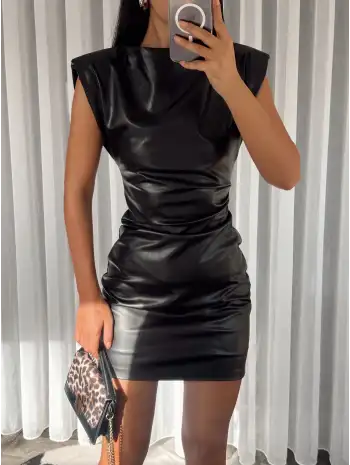 Vatkalı mini deri elbise - Siyah