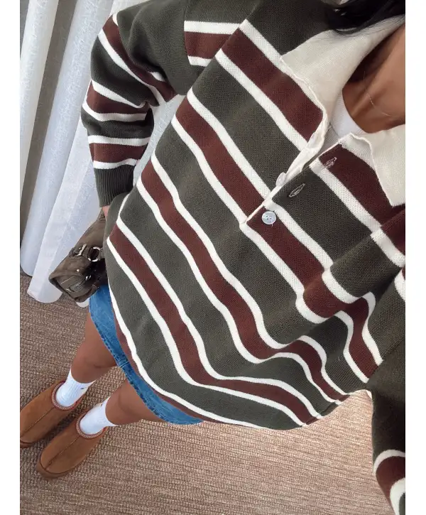 Çizgili polo yaka kazak