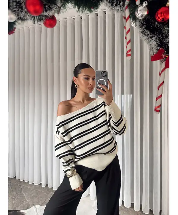Düşük omuz çizgili triko kazak - bej