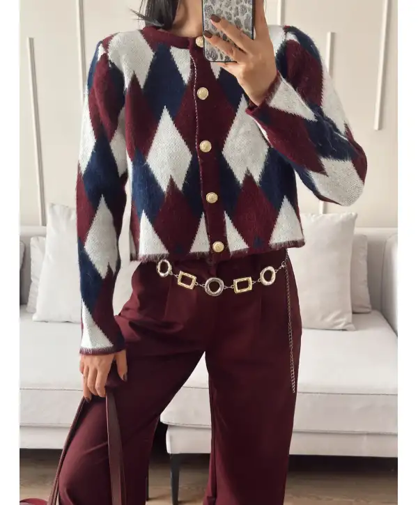 Gold düğmeli triko kazak