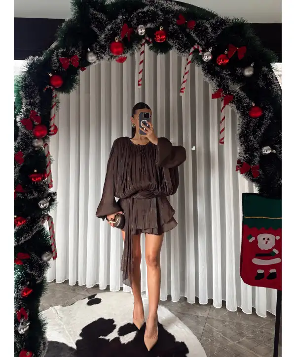 İçi şortlu vatkalı tasarım mini elbise