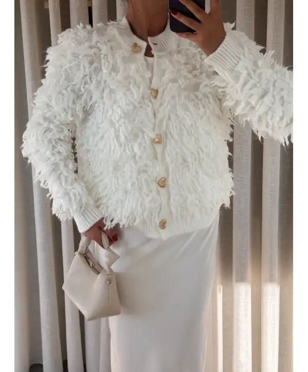 Kalp düğmeli peluş hırka