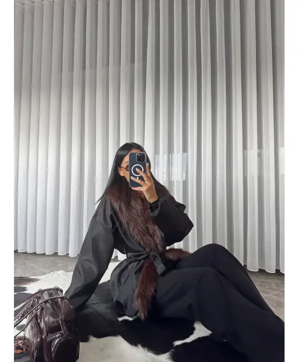 Kürk Detay Kuşaklı Mont - Siyah