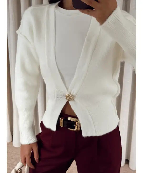 V yaka gold düğmeli kazak