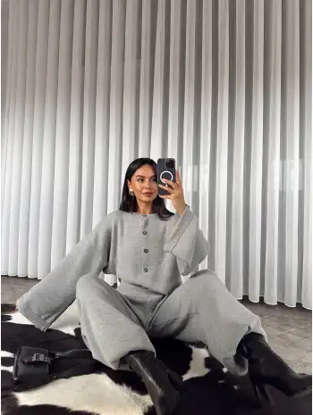 Bel katlama detay triko takım - Gri