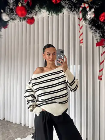 Düşük omuz çizgili triko kazak - bej