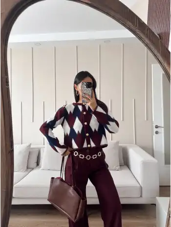 Gold düğmeli triko kazak