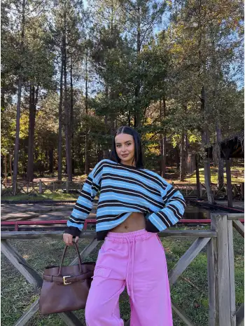 Kahverengi Çizgili Triko Kazak