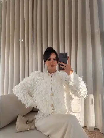 Kalp düğmeli peluş hırka