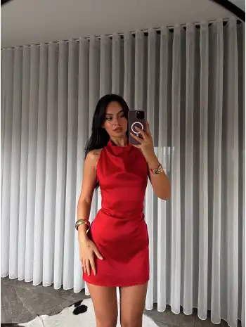 Sırt dekolteli saten mini elbise - Kırmızı
