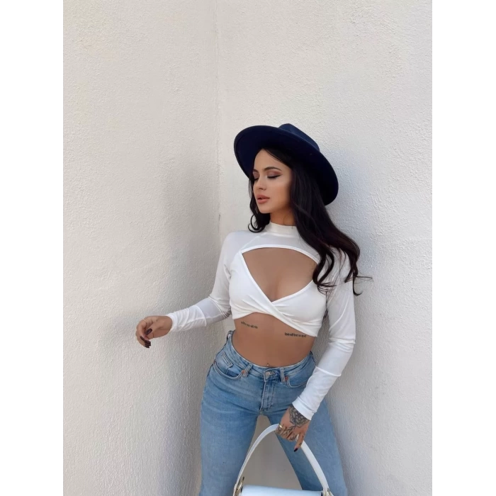 Beyaz Ön Büzgülü Yaka Pencereli Crop