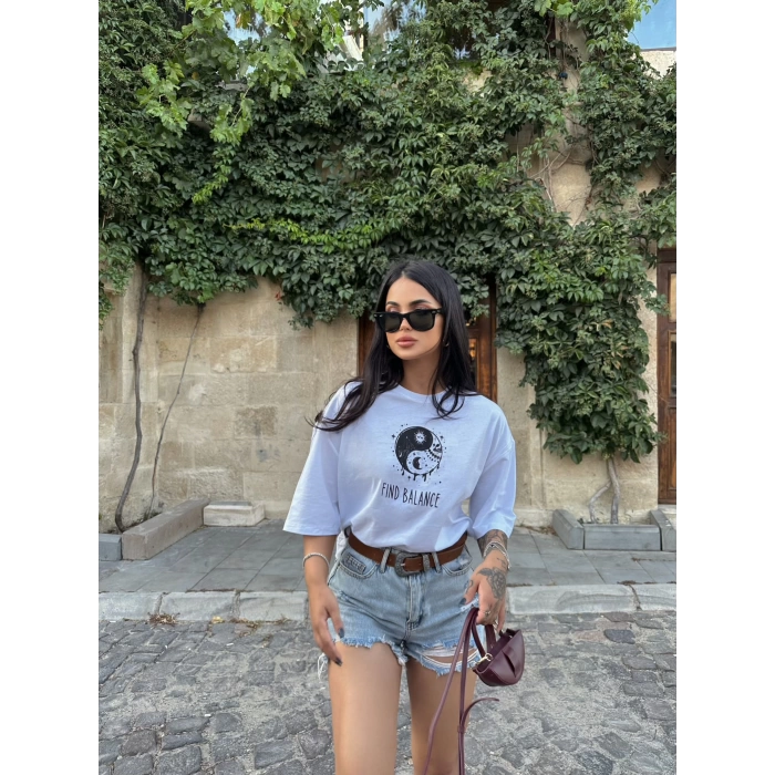 Beyaz Balance Sırt Baskı Oversize Tişört