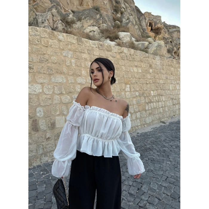 Beyaz Madonna Yaka Şifon Bluz
