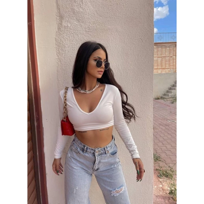 Beyaz V Yaka Dalgıç Crop