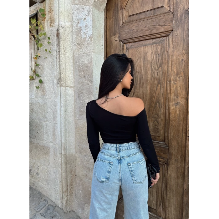 Siyah Dekolte Bodysuit