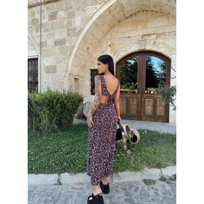 Siyah Göbek Halkalı Yan Pencereli Elbise