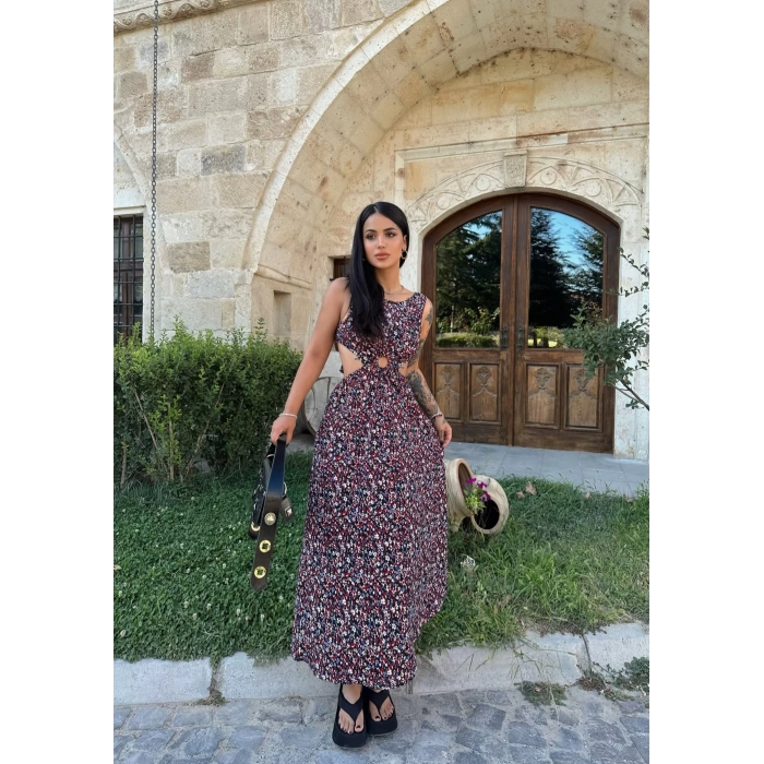 Siyah Göbek Halkalı Yan Pencereli Elbise