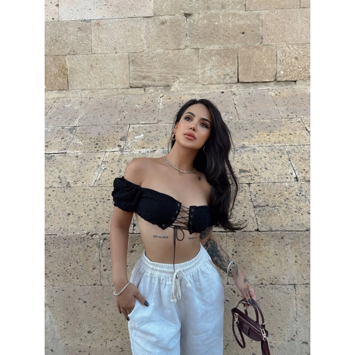 Siyah Mini Kuş Gözü Güpürlü Crop