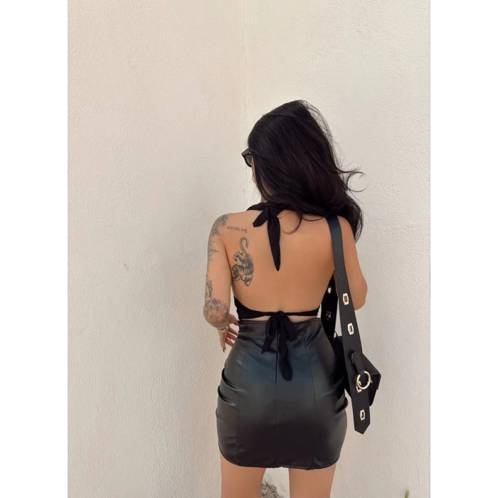 Siyah Sırt Açık Boyundan Geçmeli Crop