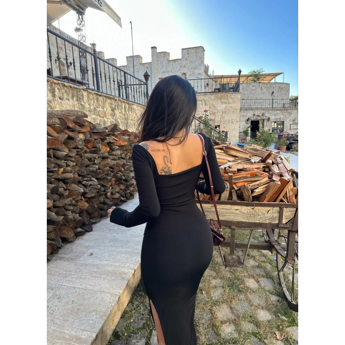 Siyah Sırt Açık Çift Kat Yırtmaçlı Elbise