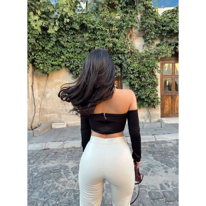 Siyah Sırt Fermuarlı Ön Şeritli Crop