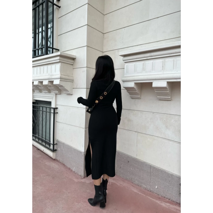 Siyah Tek Yırtmaçlı Fitilli Triko Elbise