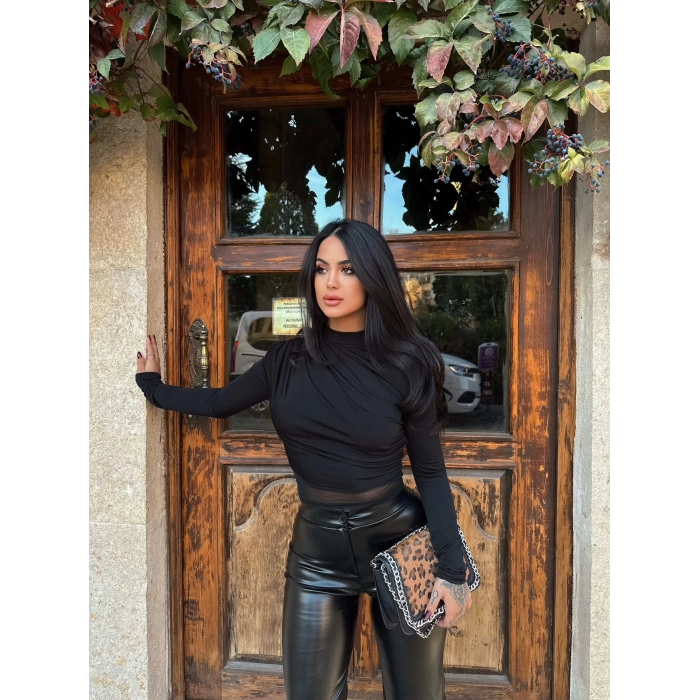 Siyah Tül Detay Büzgülü Sandy Bluz