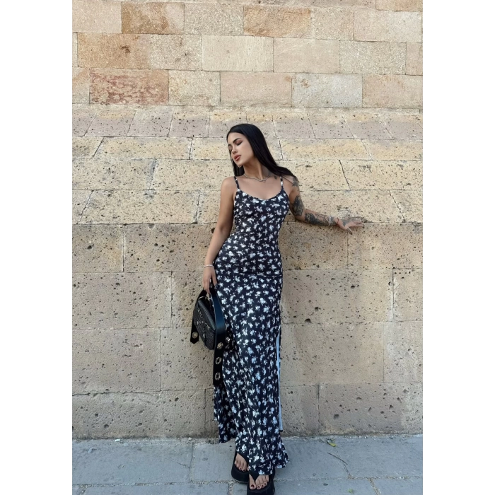 Yanı Yırtmaçlı Uzun Desenli Elbise